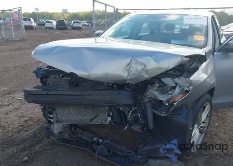 2014 Volkswagen Passat 1.8T Se z USA, uszkodzony, nr VIN 1VWBT7A33EC051576